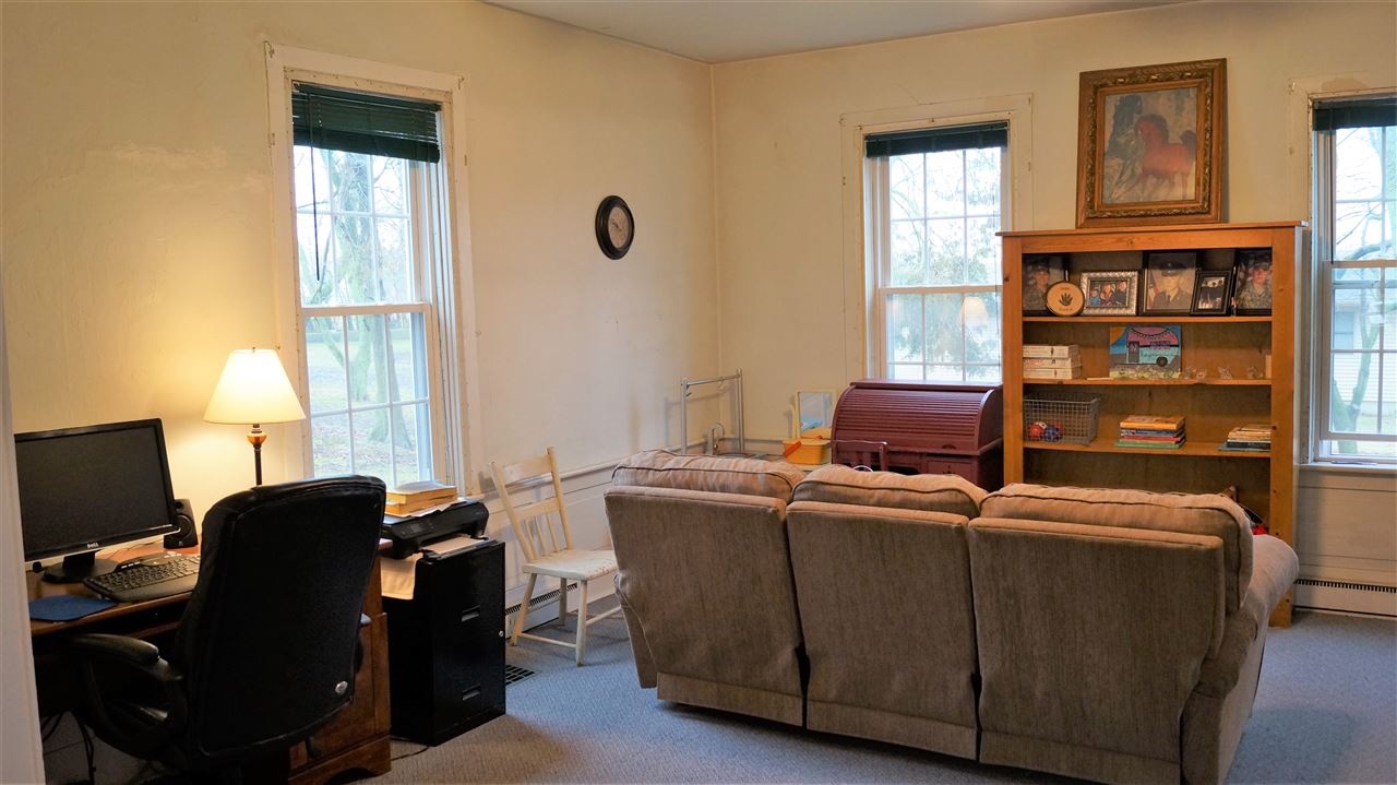 9040 Auburn Road Fort Wayne, IN 46825 - Photo 4 of 36