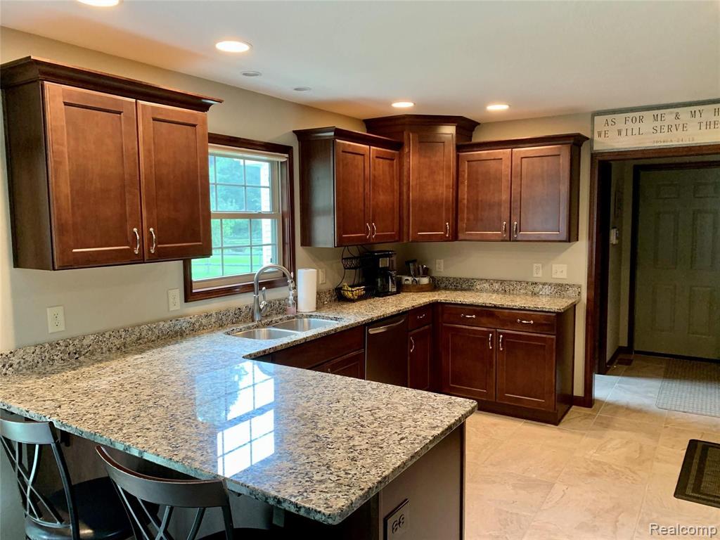1395 West Temperance Road Temperance, MI 48182 - Photo 3 of 22