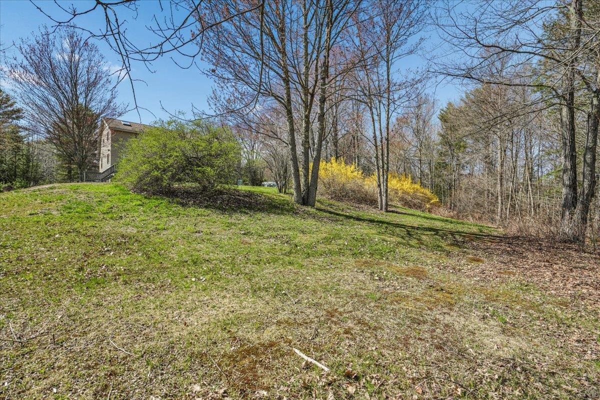 326 Lockes Hill Road Epsom, NH 03234 - Photo 16 of 60