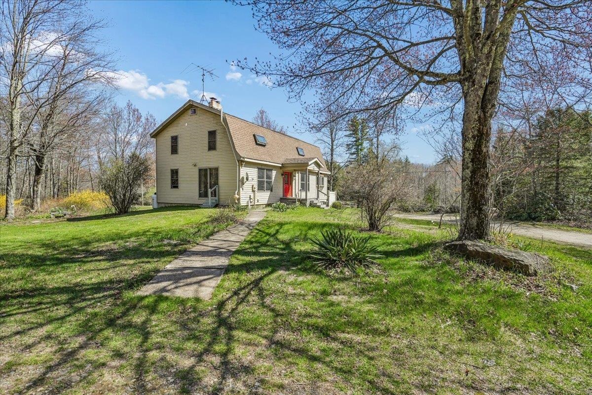 326 Lockes Hill Road Epsom, NH 03234 - Photo 5 of 60