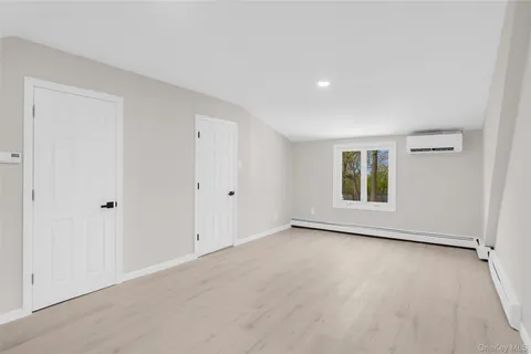 $629,999 | 29 Pitchpine Place, Medford, NY 11763