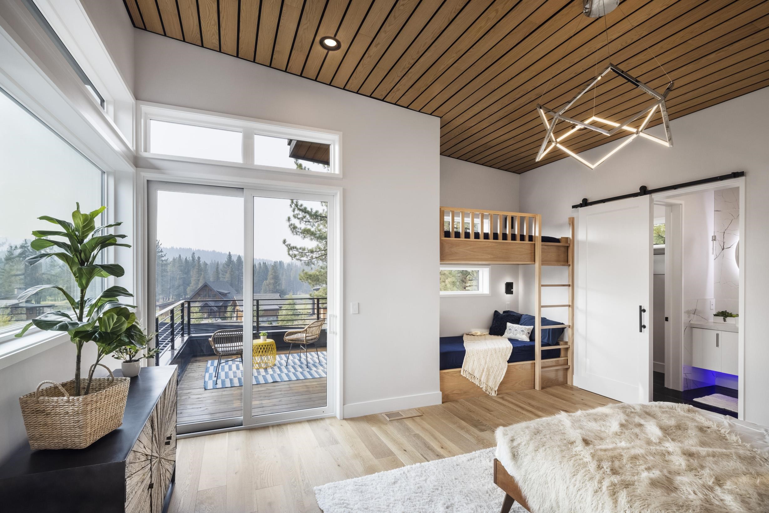 11614 Henness Road Truckee, CA 96161 - Photo 14 of 21 a living room with furniture