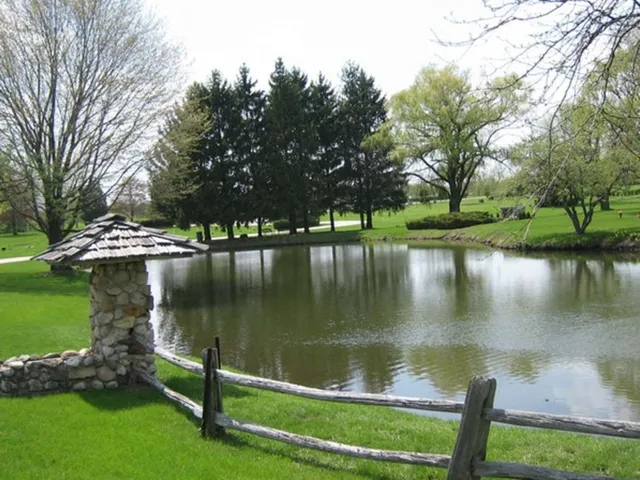 $1,600 | 13 Timber Lane, Unit 1, Vernon Hills, IL 60061