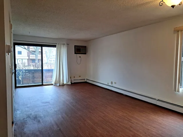 $1,600 | 13 Timber Lane, Unit 1, Vernon Hills, IL 60061