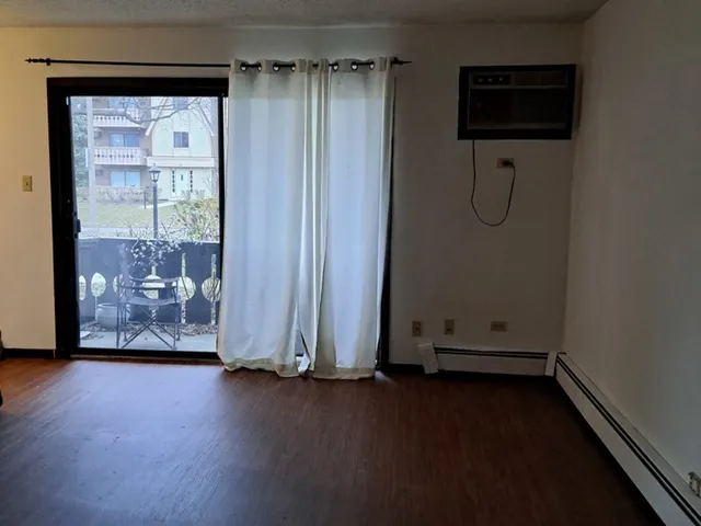 $1,600 | 13 Timber Lane, Unit 1, Vernon Hills, IL 60061