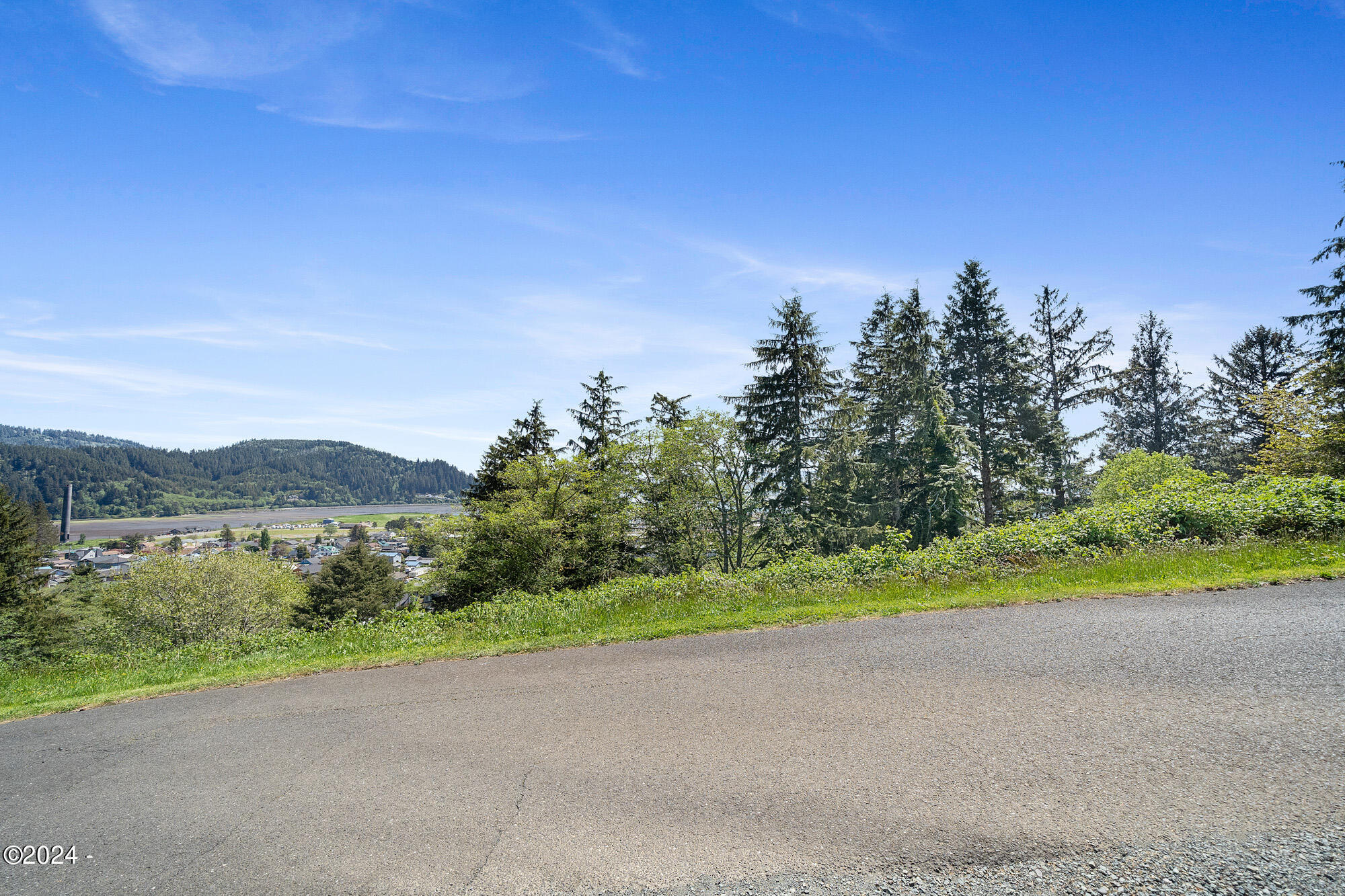 2 Fir Avenue Tillamook, OR 97141 - Photo 13 of 15 East Fir Street