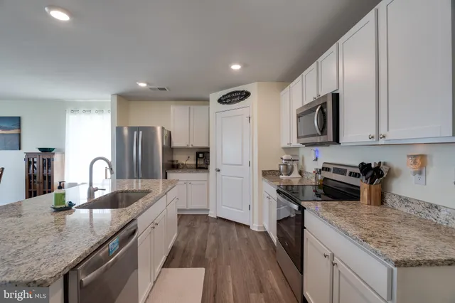 $364,900 | 287 Aylesbury Lane, Martinsburg, WV 25403