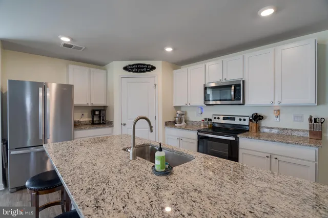 $364,900 | 287 Aylesbury Lane, Martinsburg, WV 25403