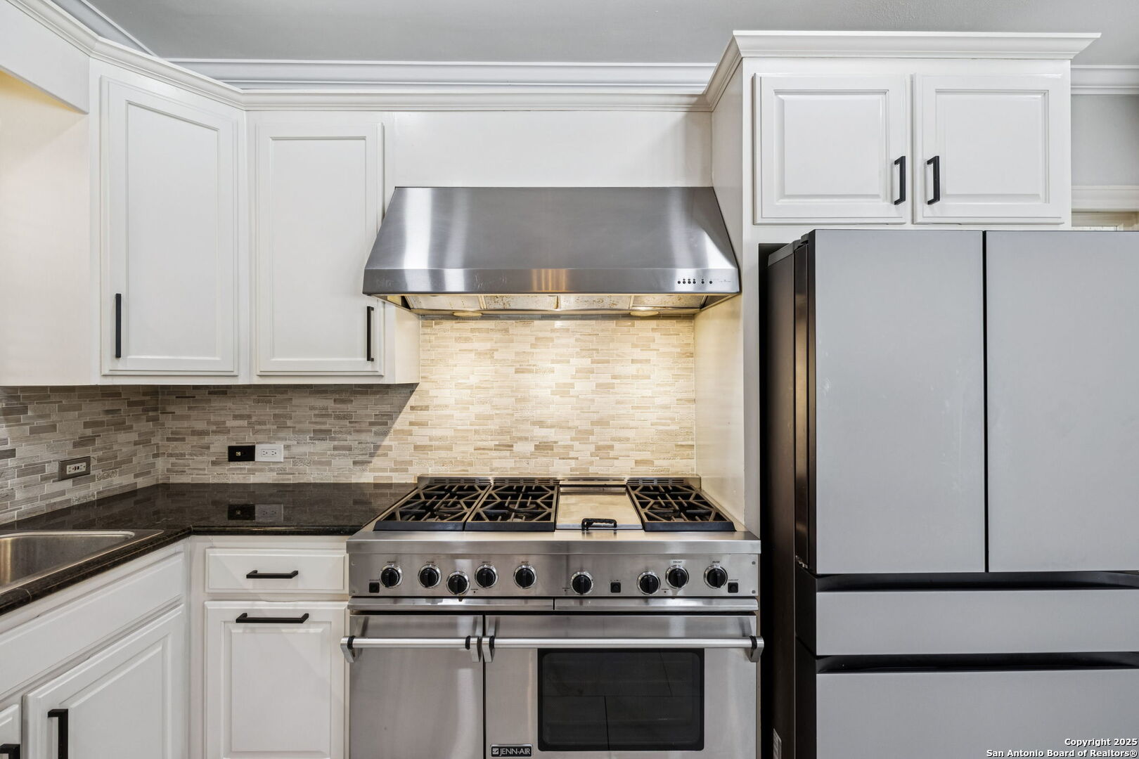 102 Nacogdoches Road San Antonio, TX 78209 - Photo 25 of 45