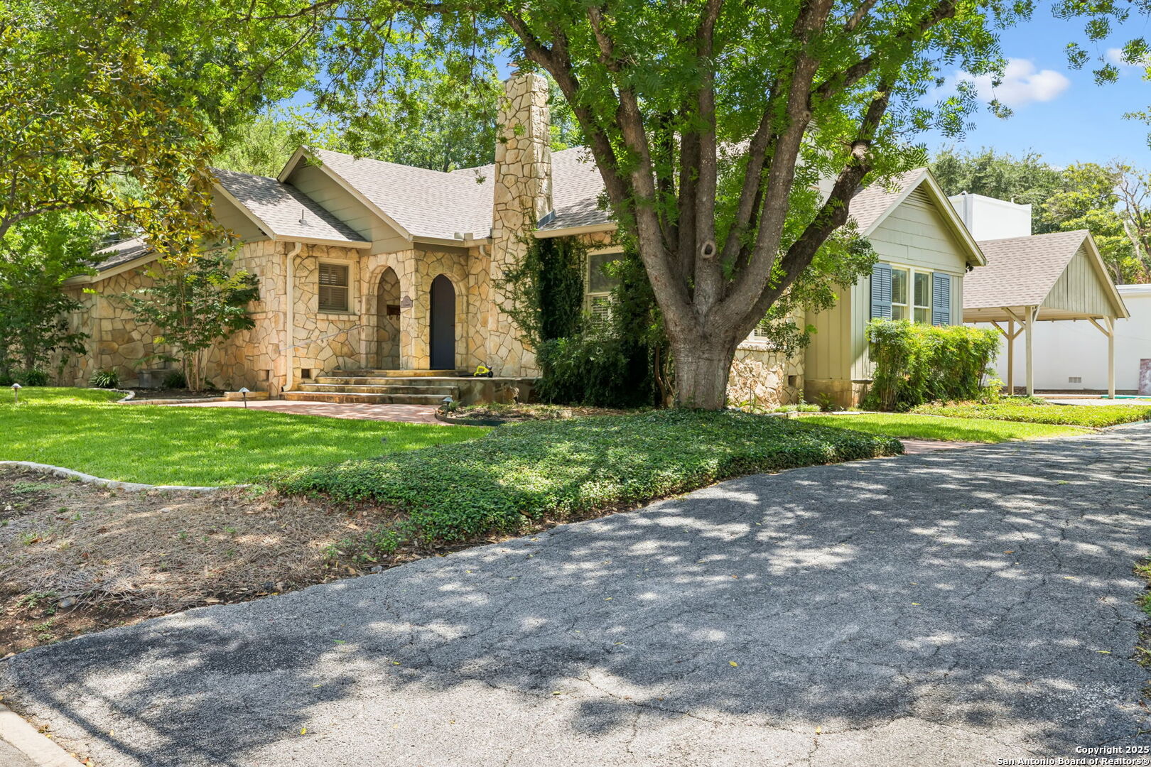102 Nacogdoches Road San Antonio, TX 78209 - Photo 5 of 45