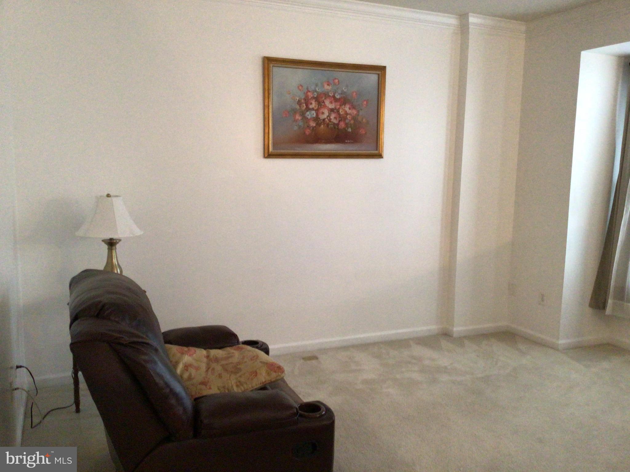 834 Lowe Road Baltimore, MD 21220 - Photo 12 of 39 Living Room