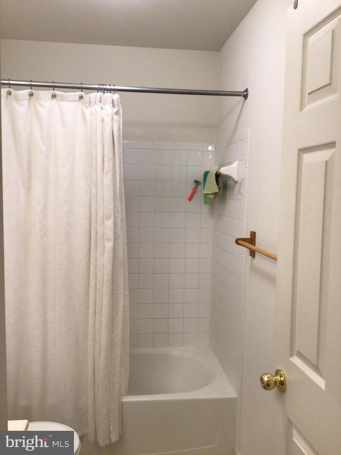 834 Lowe Road Baltimore, MD 21220 - Photo 24 of 39 Full Bath on upper level