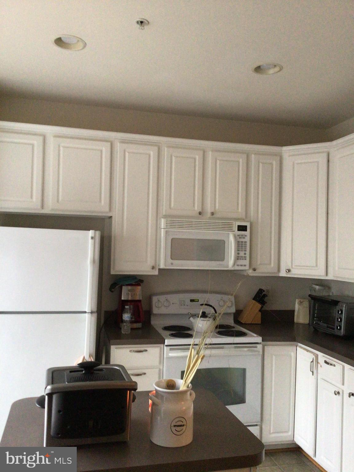834 Lowe Road Baltimore, MD 21220 - Photo 26 of 39 Kitchen showing Island
