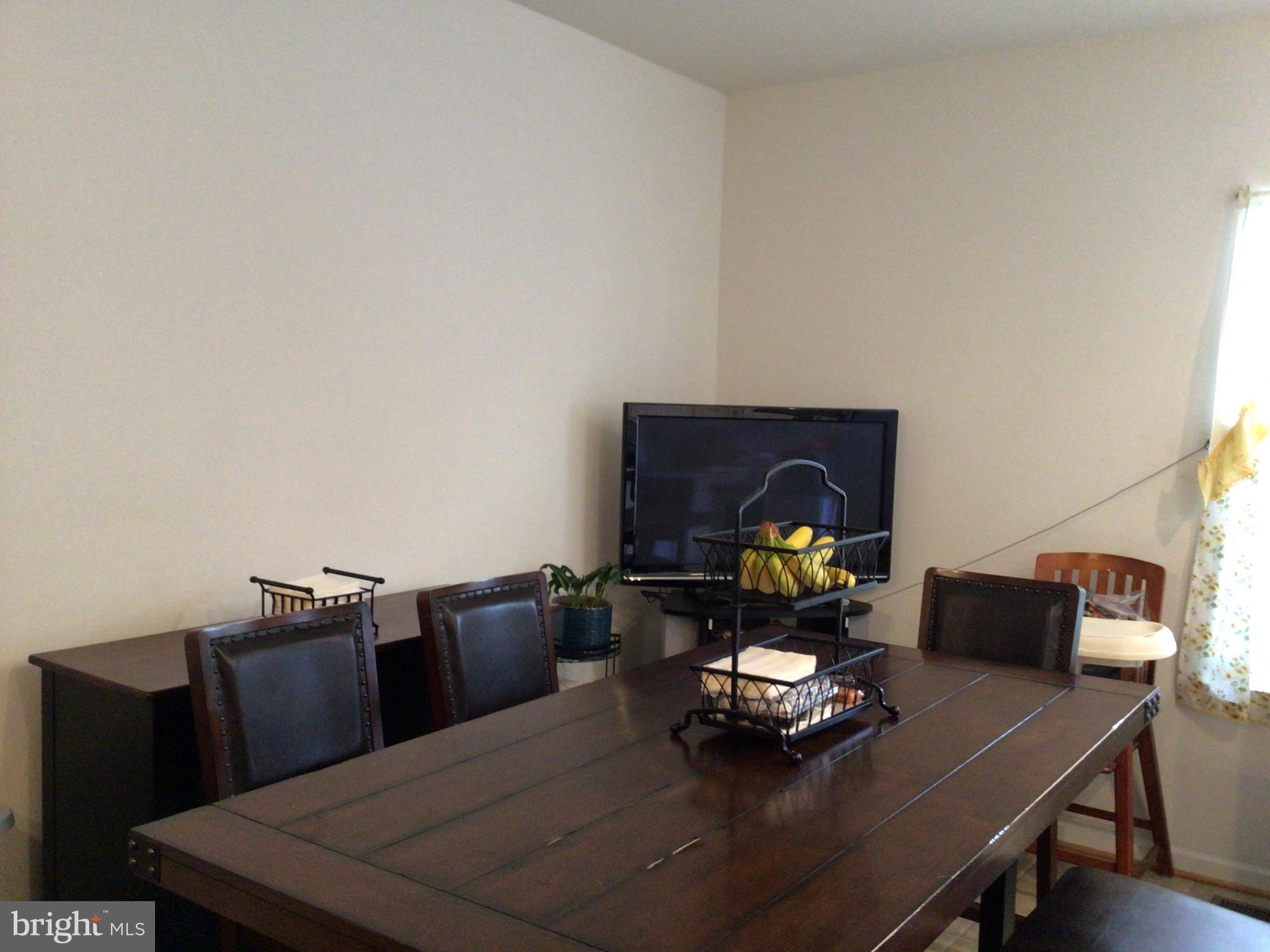 834 Lowe Road Baltimore, MD 21220 - Photo 32 of 39 Eat-In Kitchen area (Country Kitchen)