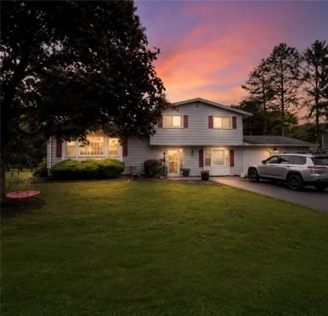 $399,999 | 118 Ivy Lane, Camillus, NY 13219