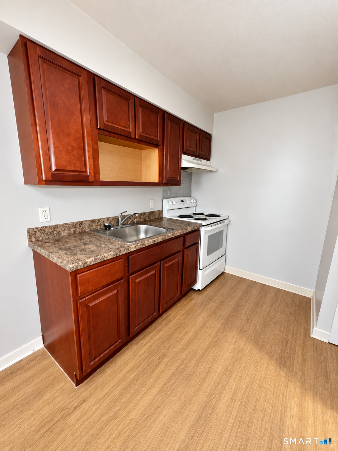 385 Putnam Avenue, Unit 3 Hamden, CT 06517 - Photo 1 of 4 Gallery Image 1