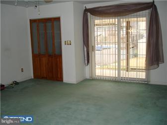 9960 Bridle Road Philadelphia, PA 19115 - Photo 2 of 6 Gallery Image 2