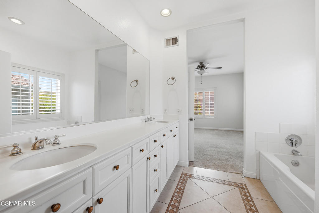 1809 Maybrook Way Simi Valley, CA 93065 - Photo 22 of 40