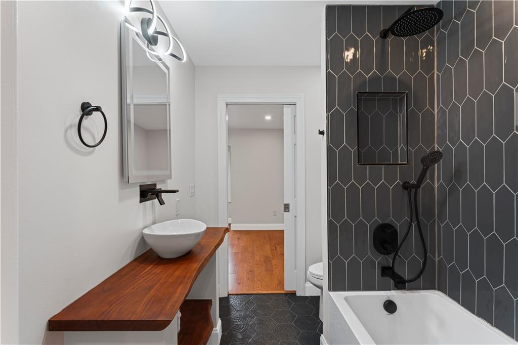 4912 Dearborn Street Pittsburgh, PA 15224 - Photo 29 of 39