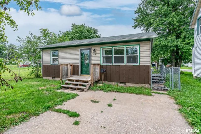 $70,000 | 815 21st Street, East Moline, IL 61244
