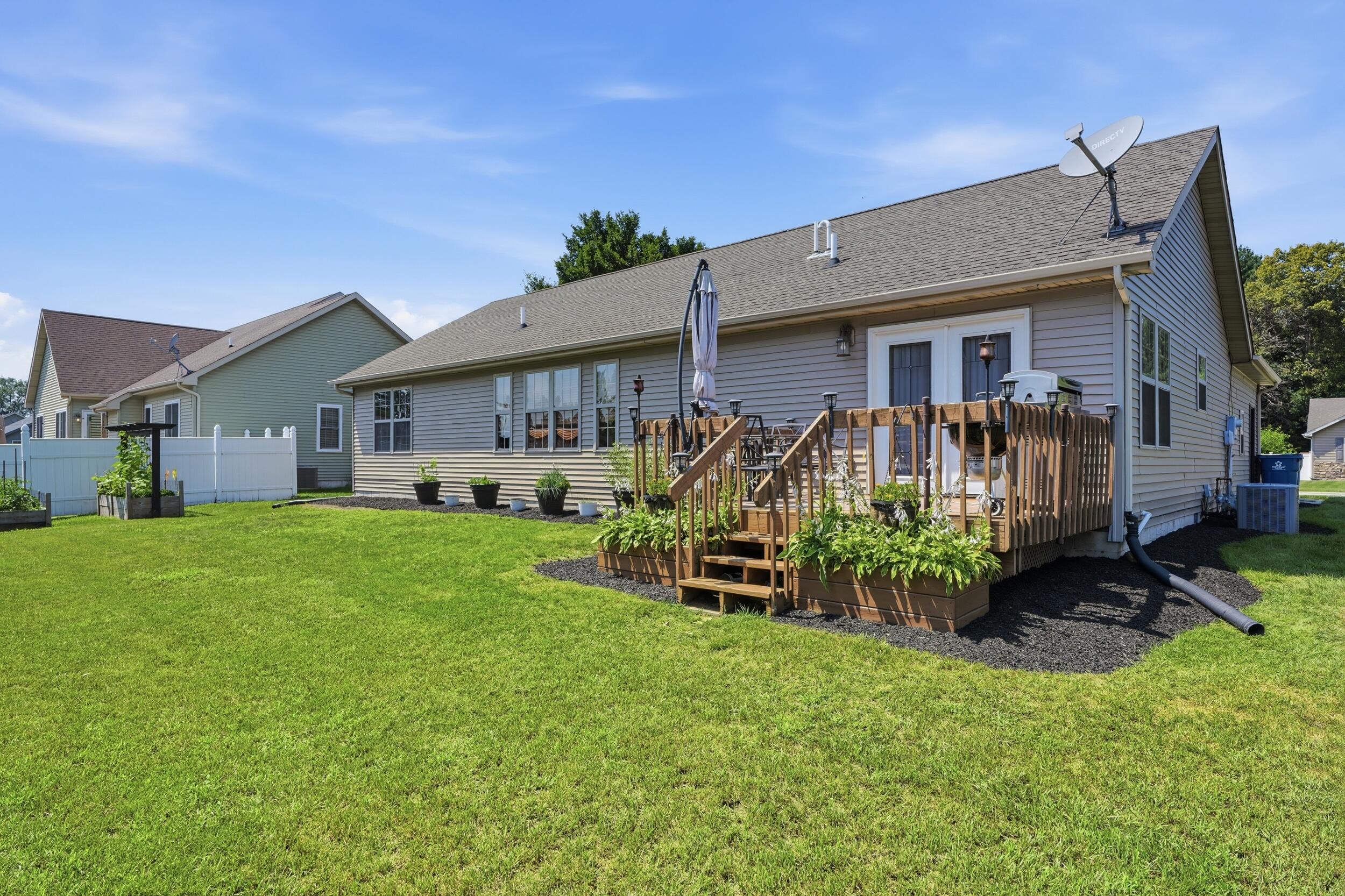 505 17th Street Southeast De Motte, IN 46310 - Photo 5 of 22 2500x1666
