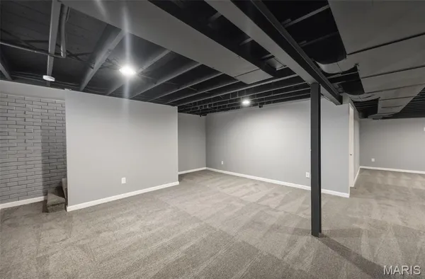 $359,900 | 8609 Mayflower Court, University City, MO 63132