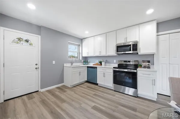 $359,900 | 8609 Mayflower Court, University City, MO 63132