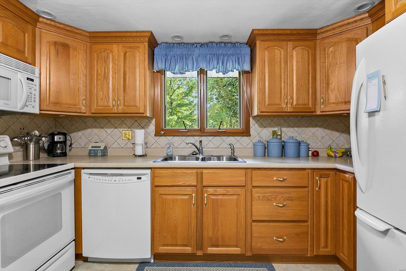 13822 St Rose Road Highland, IL 62249 - Photo 14 of 52