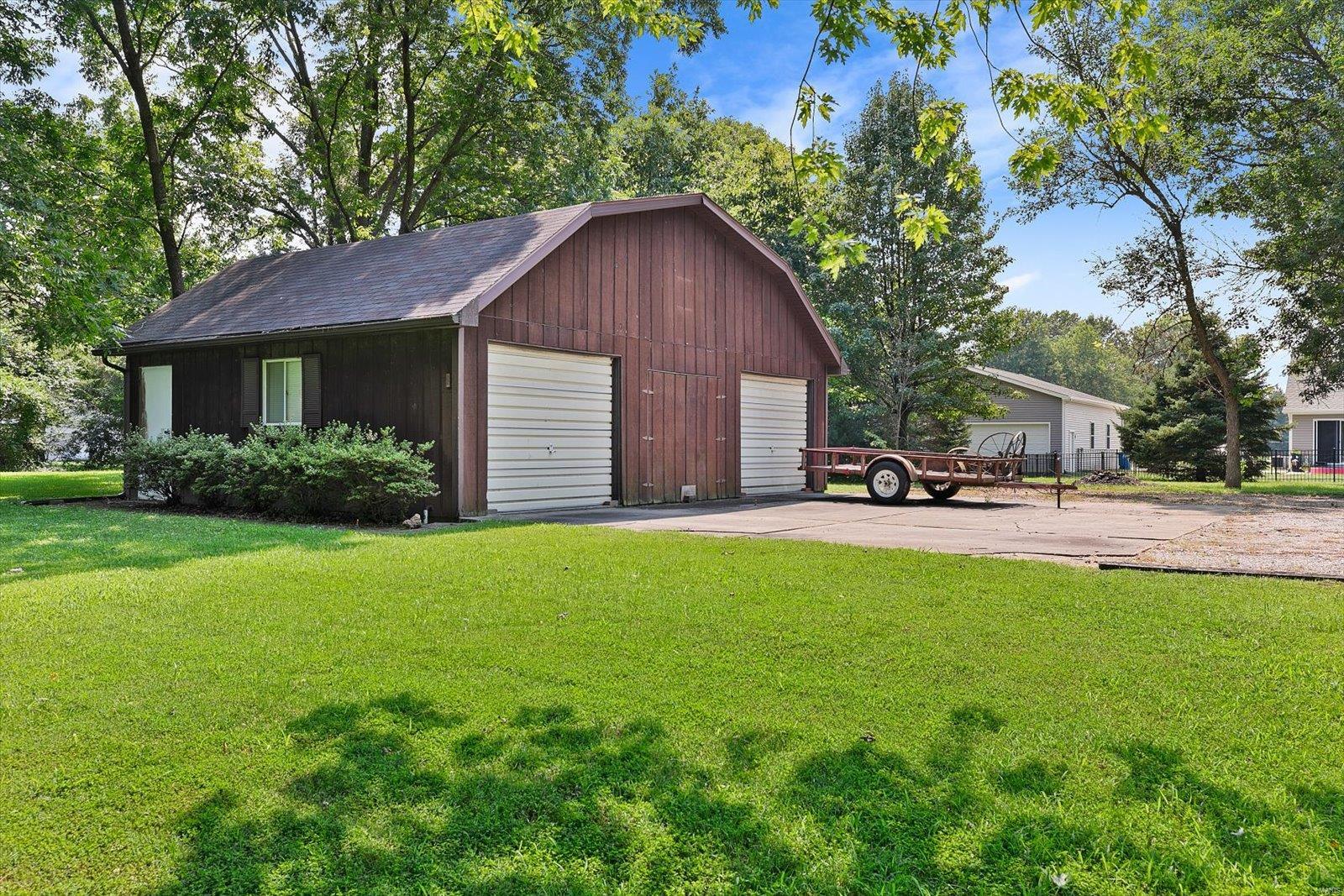 13822 St Rose Road Highland, IL 62249 - Photo 5 of 52