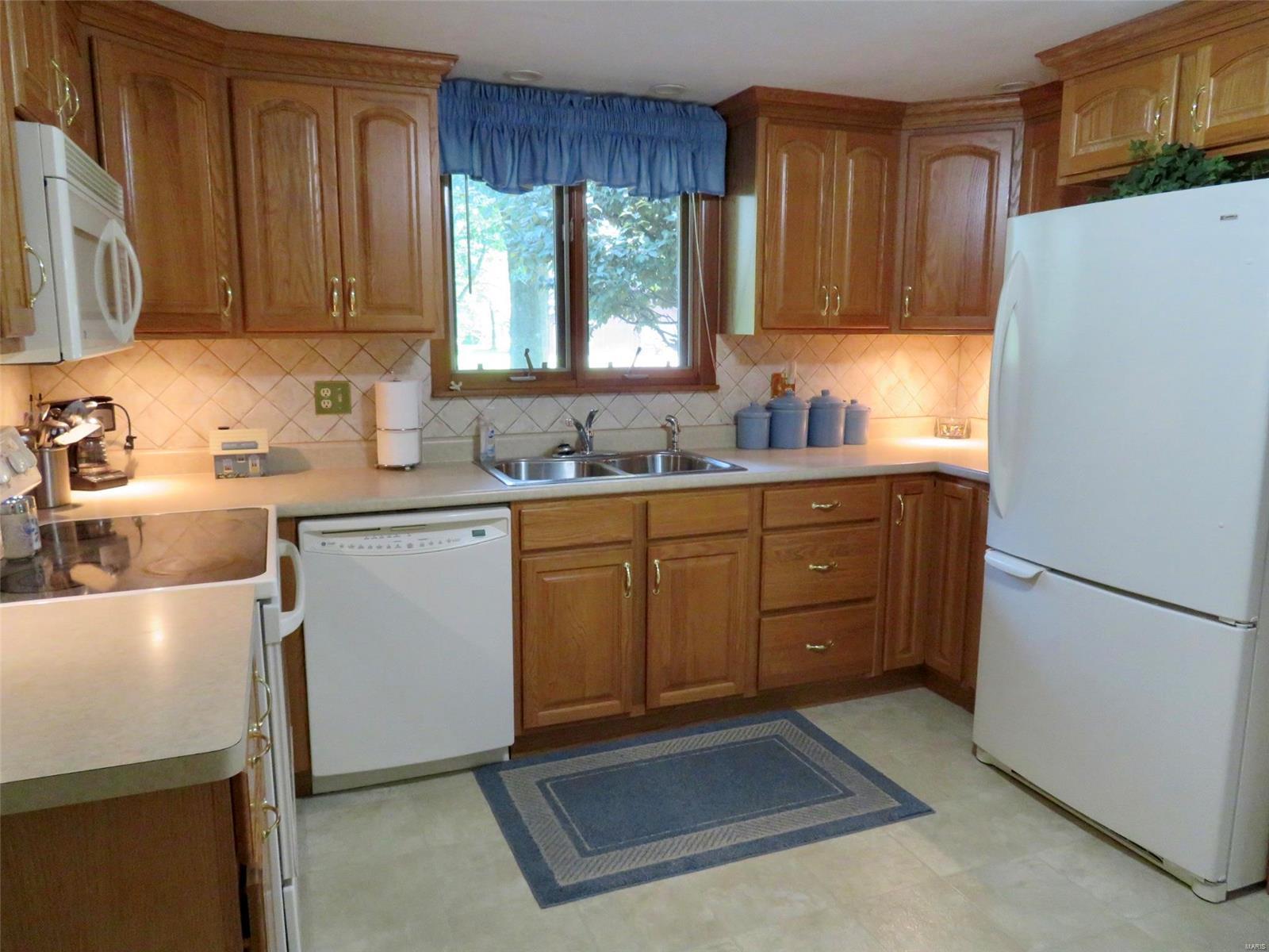 13822 St Rose Road Highland, IL 62249 - Photo 8 of 52