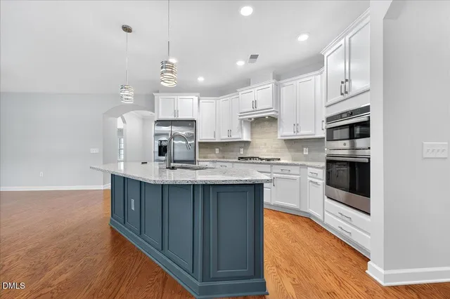 $749,999 | 609 Crooked Pine Drive, Cary, NC 27519