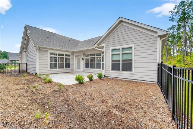 $749,999 | 609 Crooked Pine Drive, Cary, NC 27519