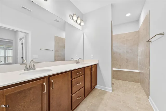 $749,999 | 609 Crooked Pine Drive, Cary, NC 27519