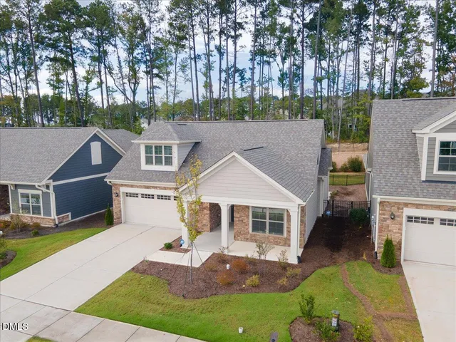 $749,999 | 609 Crooked Pine Drive, Cary, NC 27519
