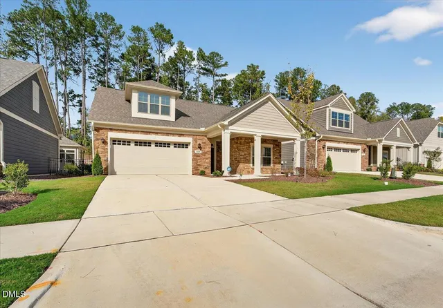 $749,999 | 609 Crooked Pine Drive, Cary, NC 27519