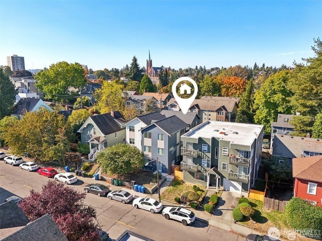 5259 Brooklyn Avenue Northeast Seattle, WA 98105 - Photo 2 of 40 a picture of city view
