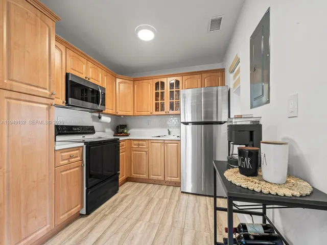 $2,300 | 13737 Southwest 149th Cir Lane, Unit 145, Miami, FL 33186