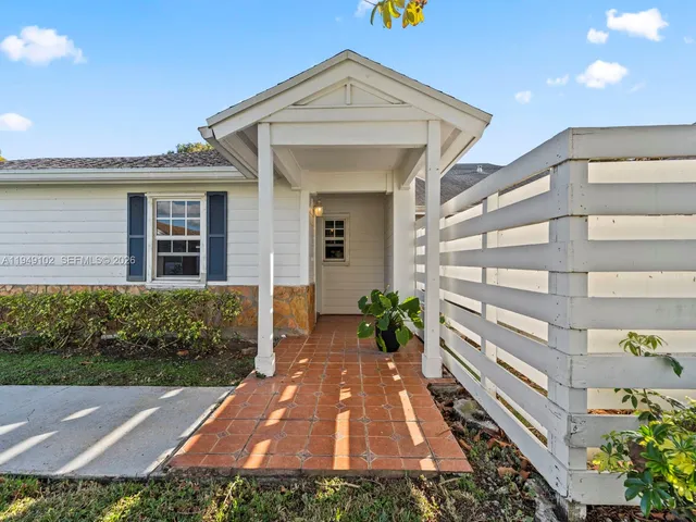 $2,300 | 13737 Southwest 149th Cir Lane, Unit 145, Miami, FL 33186