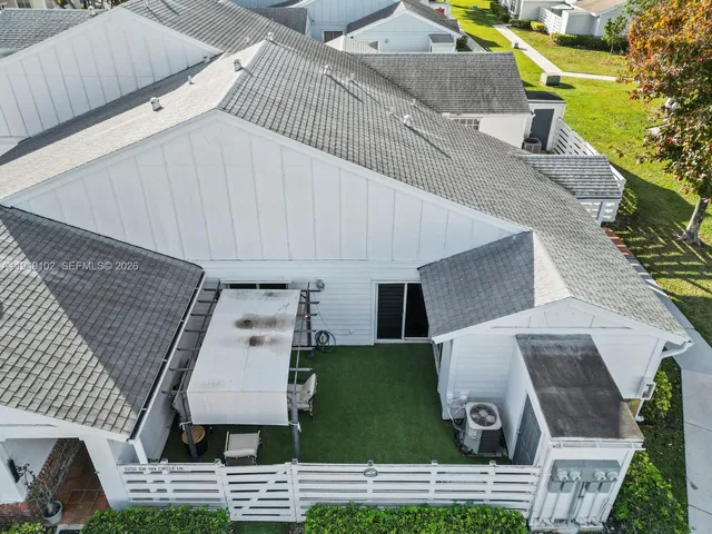 $2,300 | 13737 Southwest 149th Cir Lane, Unit 145, Miami, FL 33186