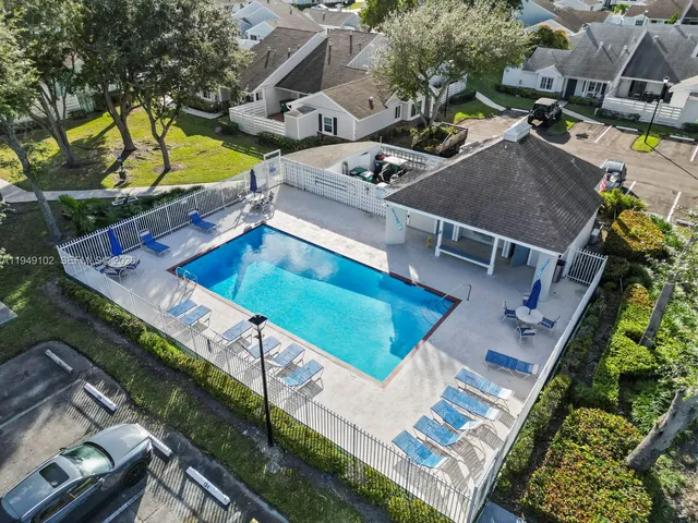 $2,300 | 13737 Southwest 149th Cir Lane, Unit 145, Miami, FL 33186