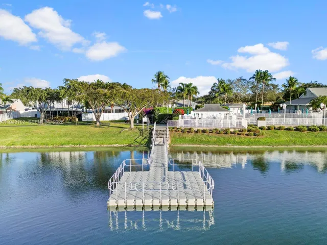 $2,300 | 13737 Southwest 149th Cir Lane, Unit 145, Miami, FL 33186