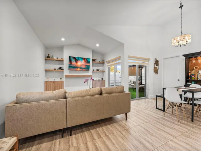 $2,300 | 13737 Southwest 149th Cir Lane, Unit 145, Miami, FL 33186