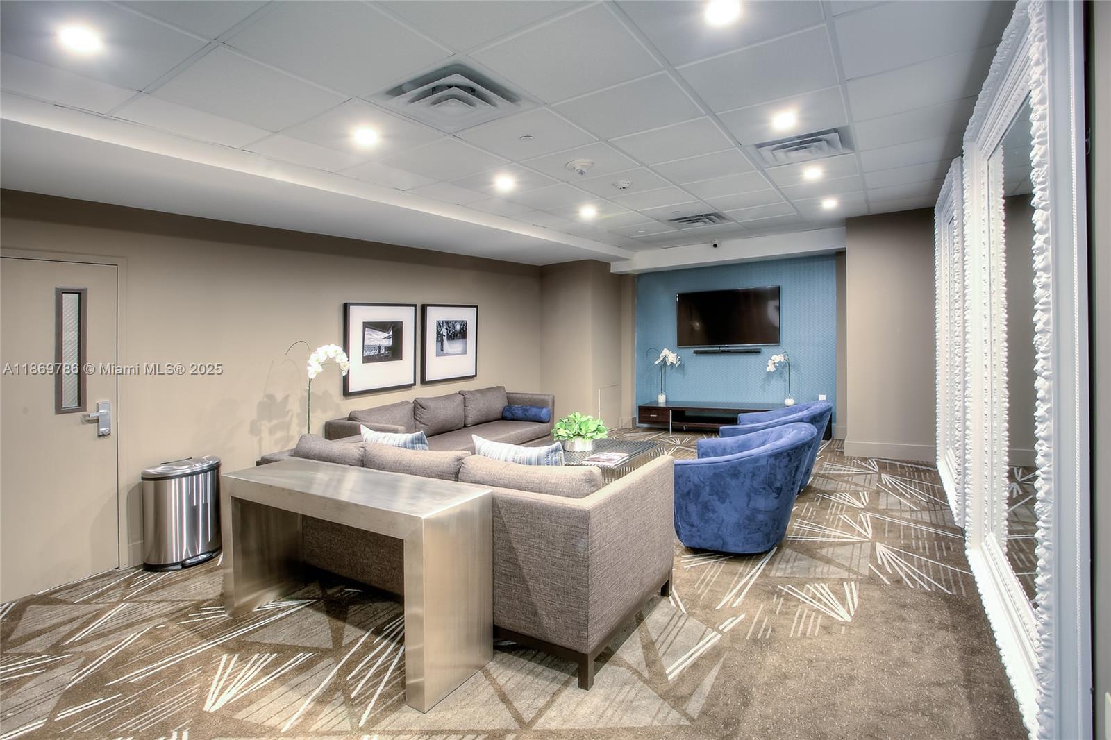 5701 Collins Avenue, Unit 1510 Miami Beach, FL 33140 - Photo 38 of 67 MEDIA WAITING AEA