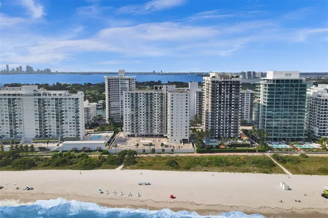 $3,500 | 5701 Collins Avenue, Unit 1510, Miami Beach, FL 33140