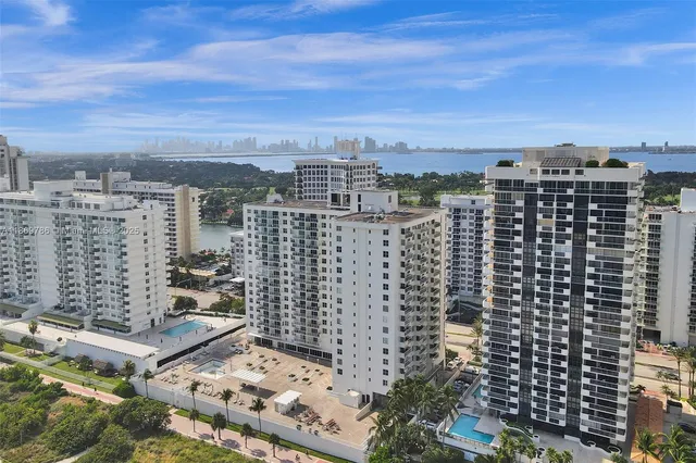 $3,500 | 5701 Collins Avenue, Unit 1510, Miami Beach, FL 33140