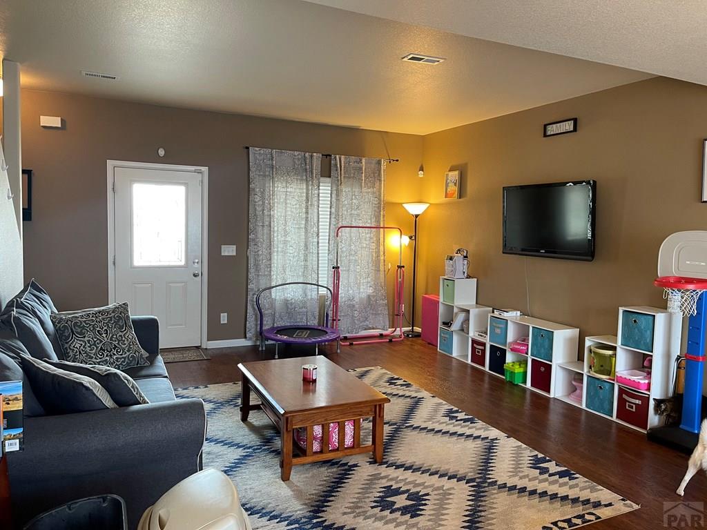5147 Goldking Road Pueblo, CO 81008 - Photo 6 of 25 Gallery Image 6