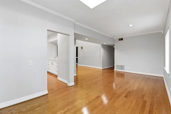 $3,300 | 4004 Montrose Boulevard, Unit 43, Houston, TX 77006