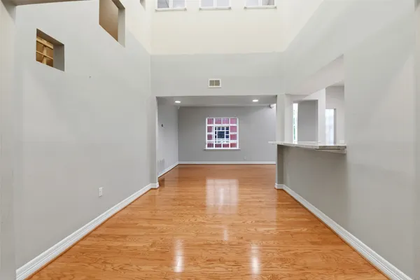 $3,300 | 4004 Montrose Boulevard, Unit 43, Houston, TX 77006