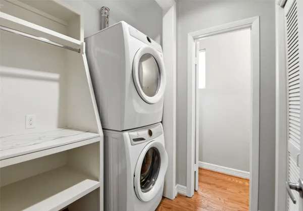 $3,300 | 4004 Montrose Boulevard, Unit 43, Houston, TX 77006