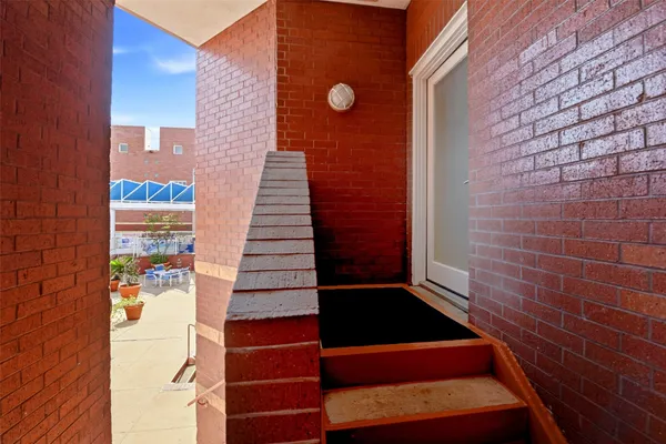 $3,300 | 4004 Montrose Boulevard, Unit 43, Houston, TX 77006
